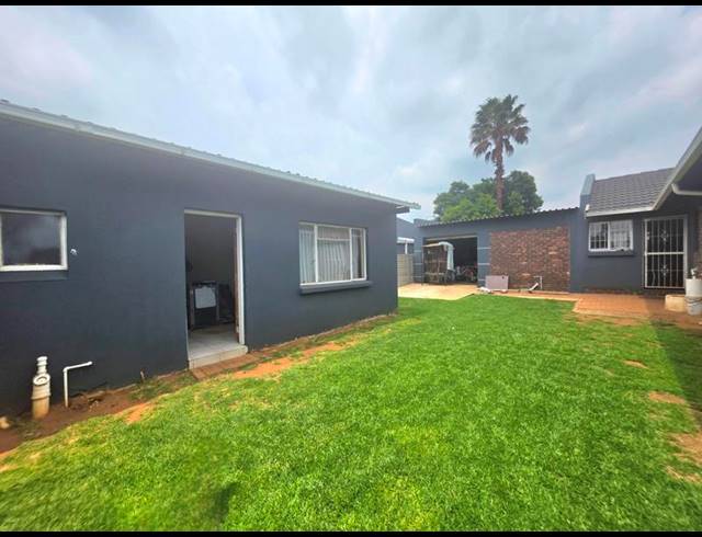3 BEDROOM HOUSE FOR SALE IN VAN DYK PARK